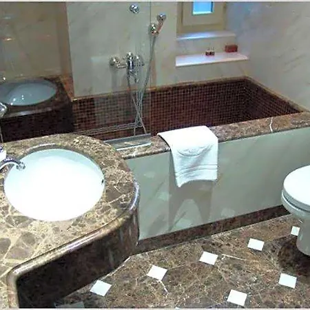 San Anselmo 4*